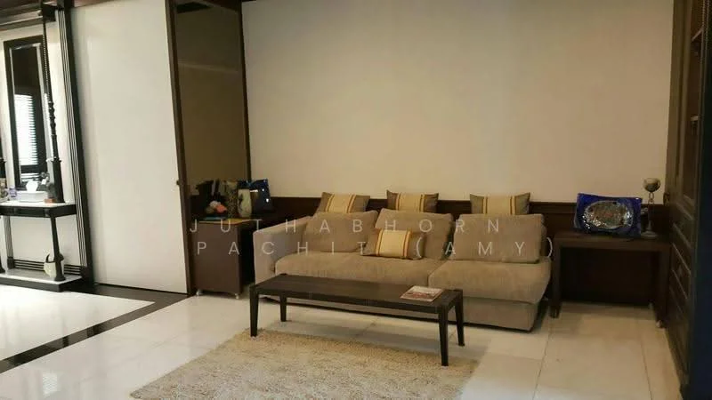 1 Bedroom condo in Baan Sathorn Chao Phraya