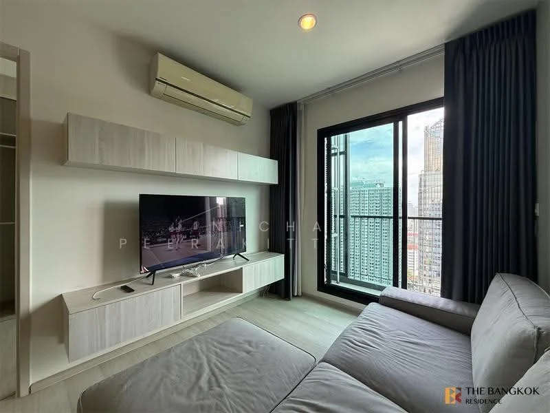 2 Bedroom condo in Life Asoke