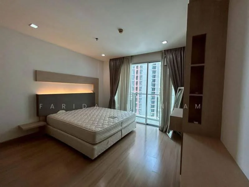 1 Bedroom condo in Sky Walk Residences