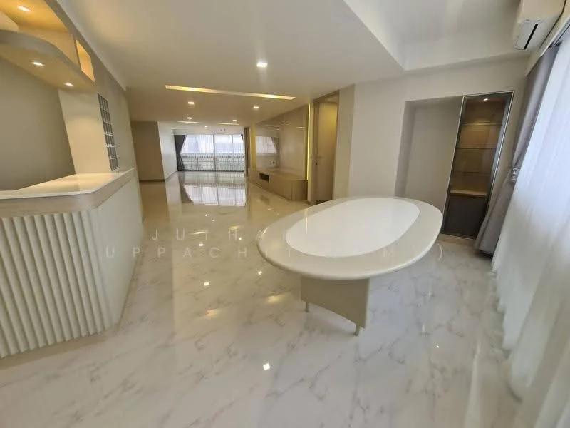 3 Bedroom condo in President Park Sukhumvit 24