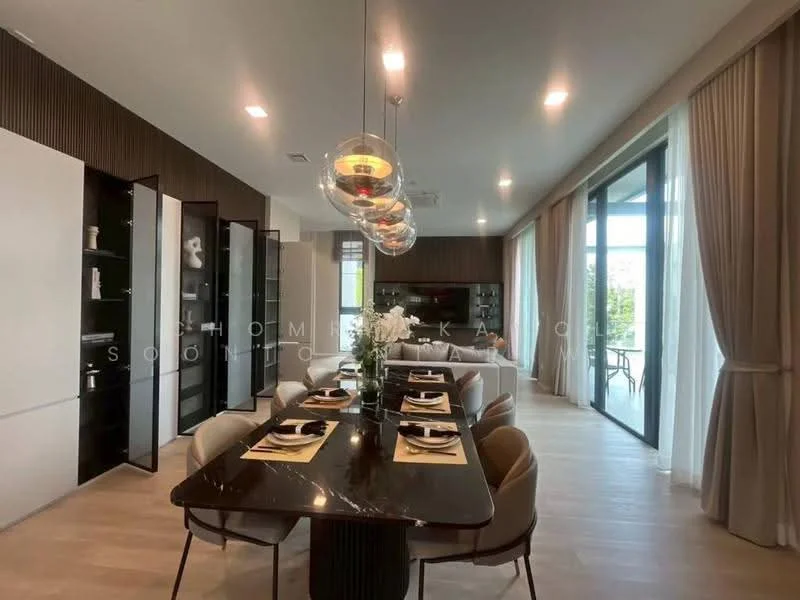 4 Bedroom condo in VIVE Krungthep Kreetha