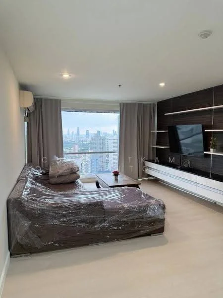 2 Bedroom condo in Sukhumvit Suite
