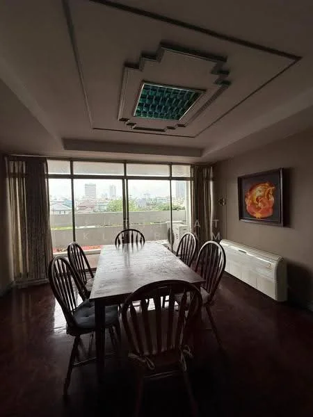 3 Bedroom condo in Raja Mansion