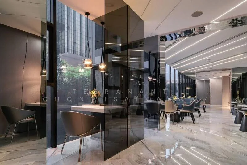 1 Bedroom condo in Park Origin Phayathai