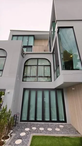 4 Bedroom condo in VIVE Krungthep Kreetha