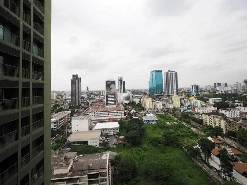 1 Bedroom condo in Noble Solo