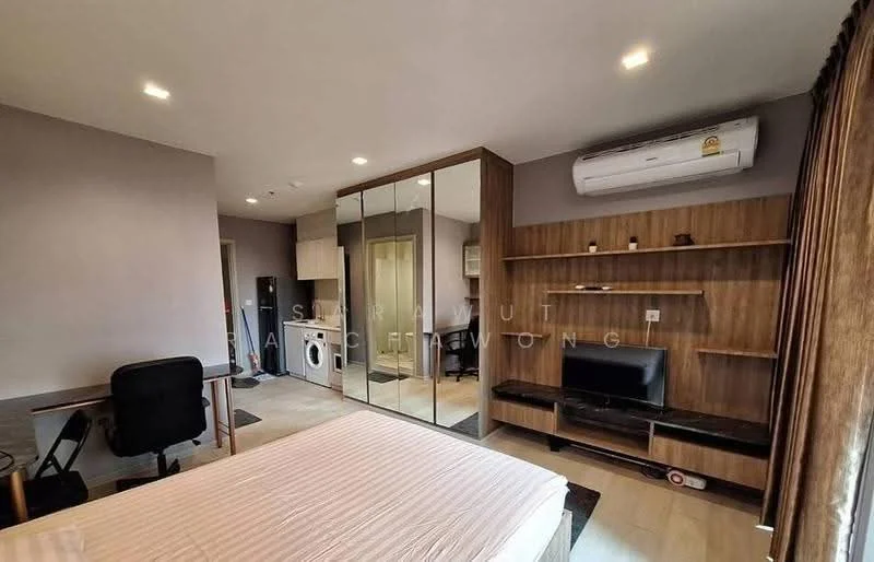 1 Bedroom condo in Life One Wireless