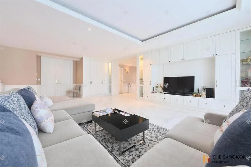 4 Bedroom condo in Ideal 24