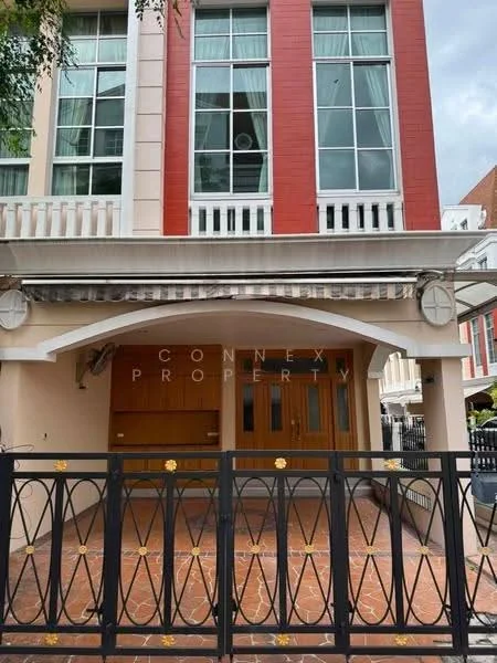 5 Bedroom condo in Baan Klang Krung Sathorn-Narathiwas