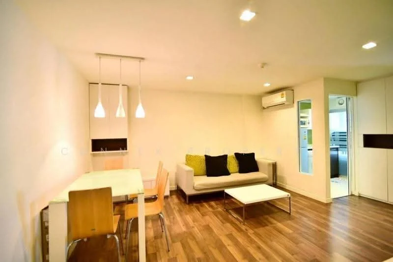 2 Bedroom condo in The Room Sukhumvit 79