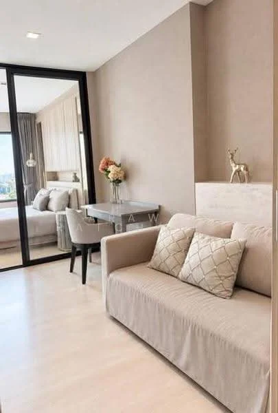 1 Bedroom condo in Life One Wireless