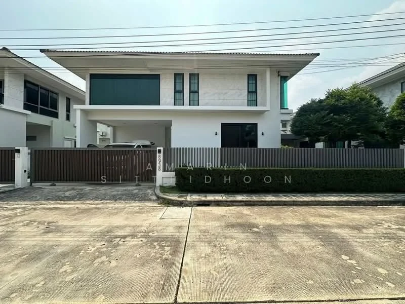 3 Bedroom condo in Perfect Place Rama 9-Krungthep Kreetha
