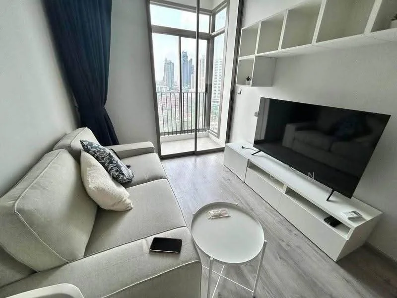 1 Bedroom condo in Rhythm Ekkamai Estate