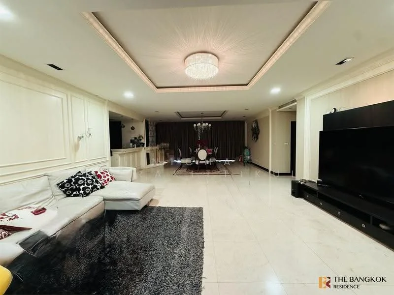 3 Bedroom condo in The Signature Residence