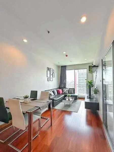 2 Bedroom condo in Supalai Lite Sathorn-Charoenrat