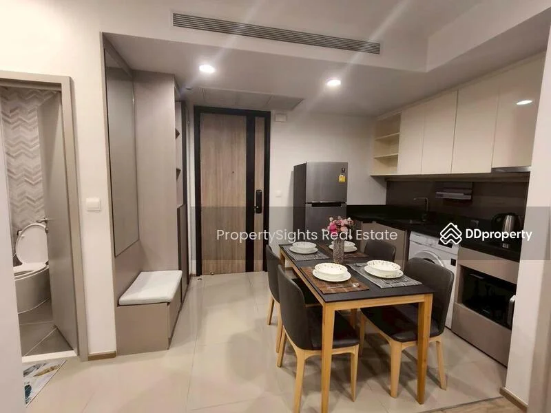 2 Bedroom condo in Oka Haus Sukhumvit 36
