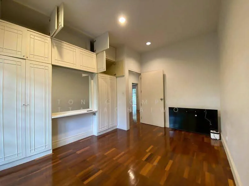 3 Bedroom condo in Prompak Gardens Condominium