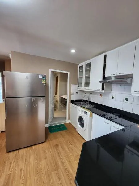 2 Bedroom condo in Silom Suite