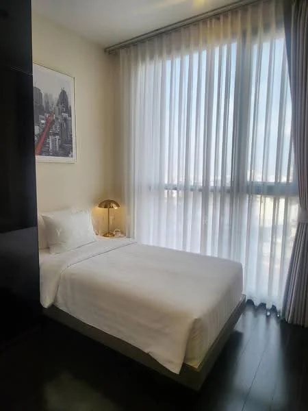 2 Bedroom condo in Park Origin Thonglor