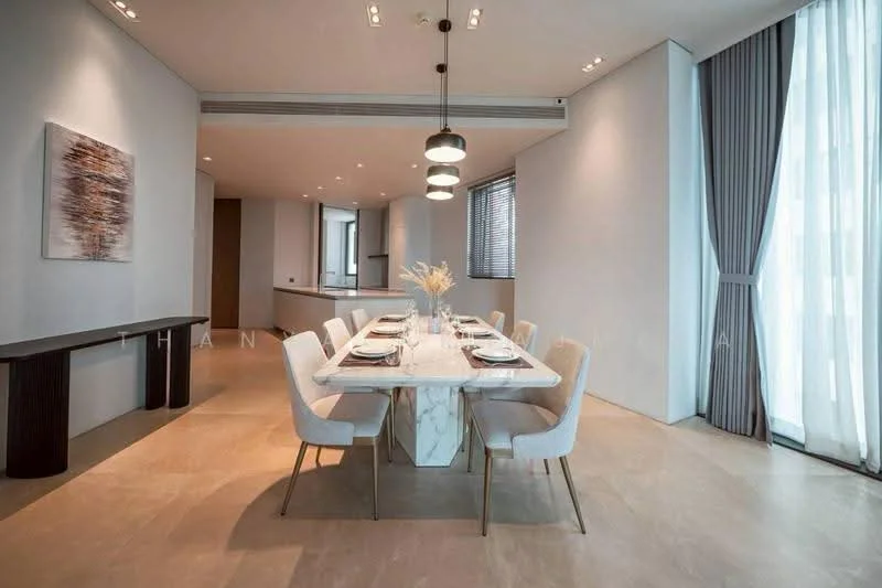 2 Bedroom condo in Banyan Tree Residences Riverside