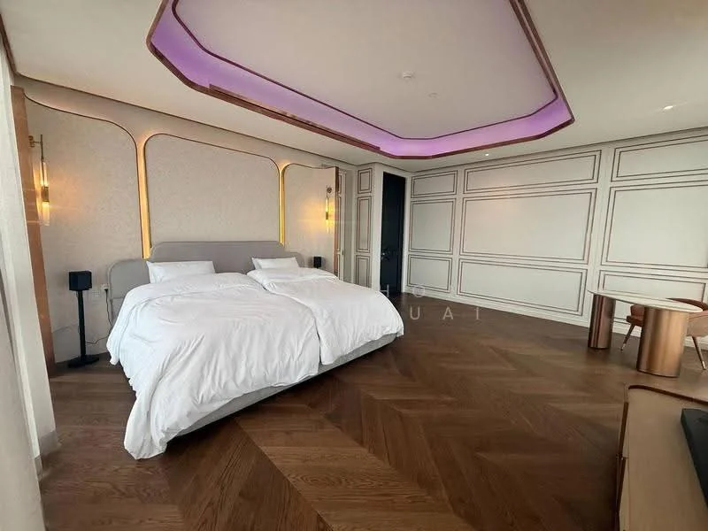 3 Bedroom condo in The Esse at Singha Complex