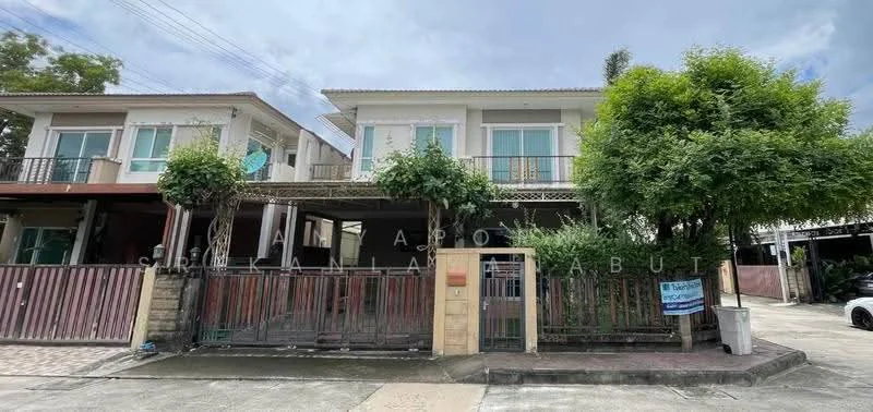 3 Bedroom condo in Passorn Prestige Pattanakarn 38