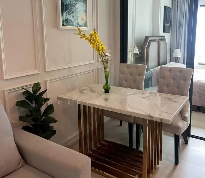 1 Bedroom condo in Life One Wireless