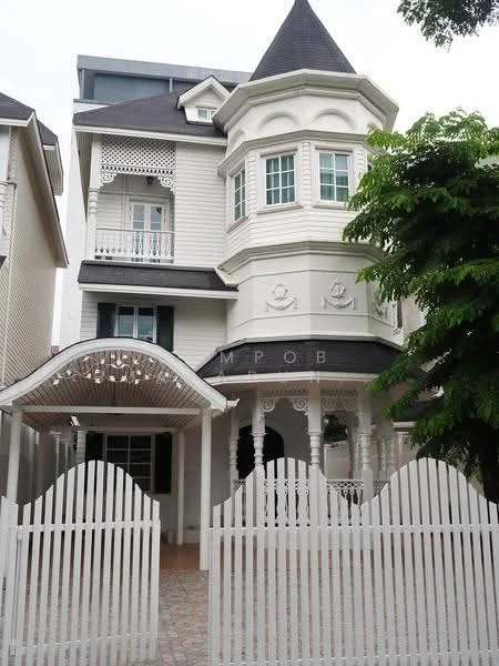 4 Bedroom condo in Fantasia Villa 2