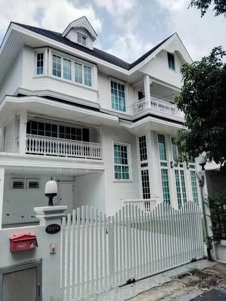 4 Bedroom condo in Fantasia Villa 3