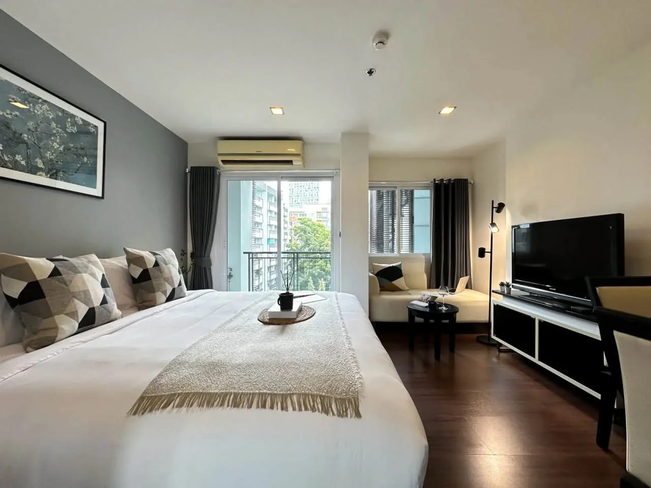 1 Bedroom condo in The Next Garden Mix