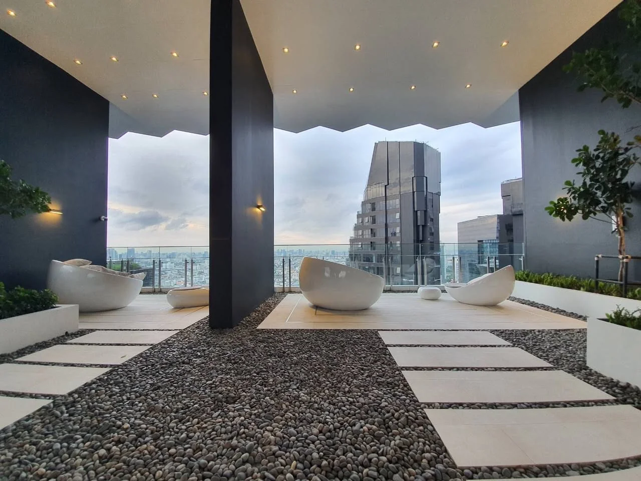 1 Bedroom condo in Life Asoke-Rama 9