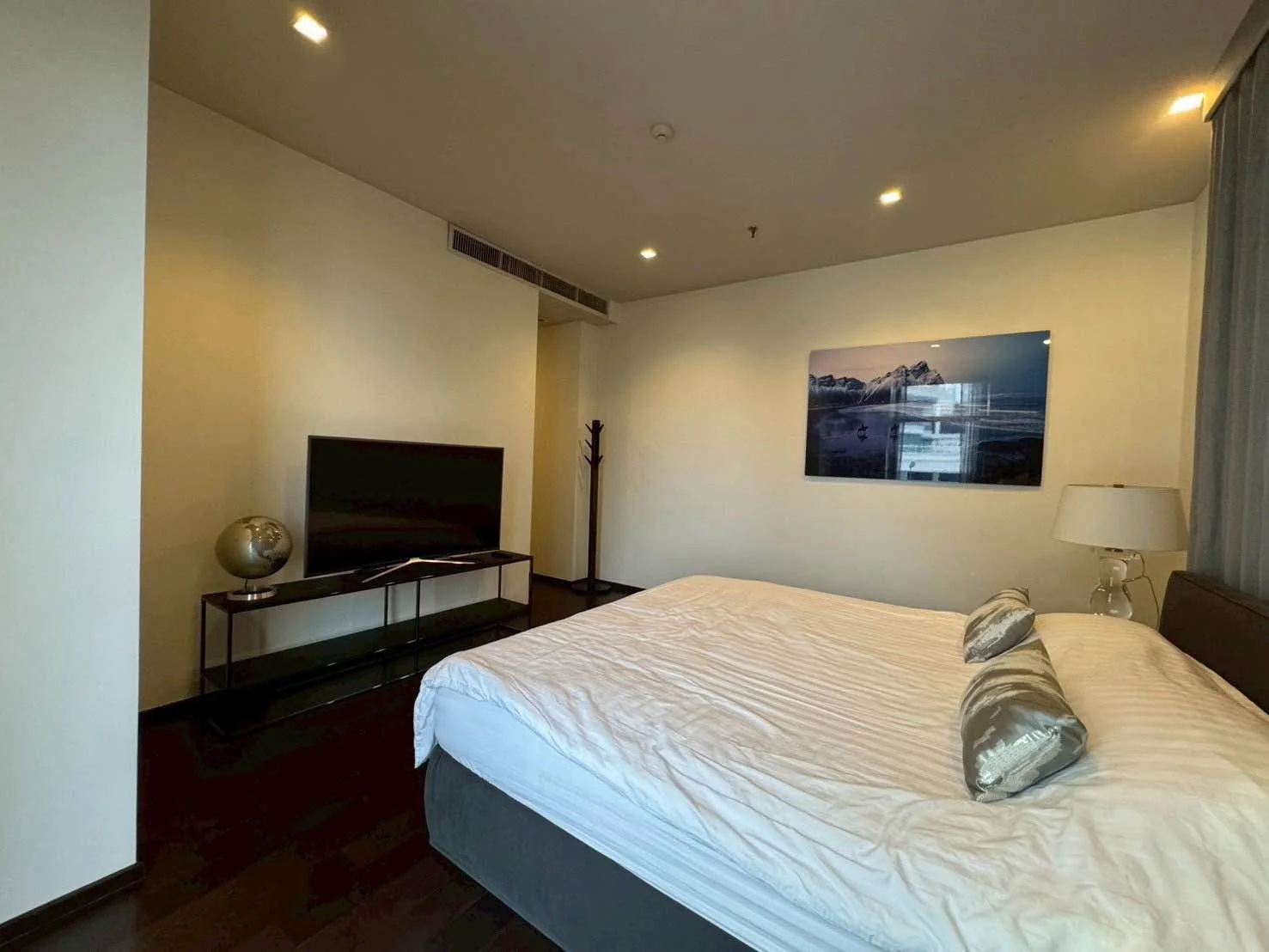 2 Bedroom condo in The XXXIX By Sansiri