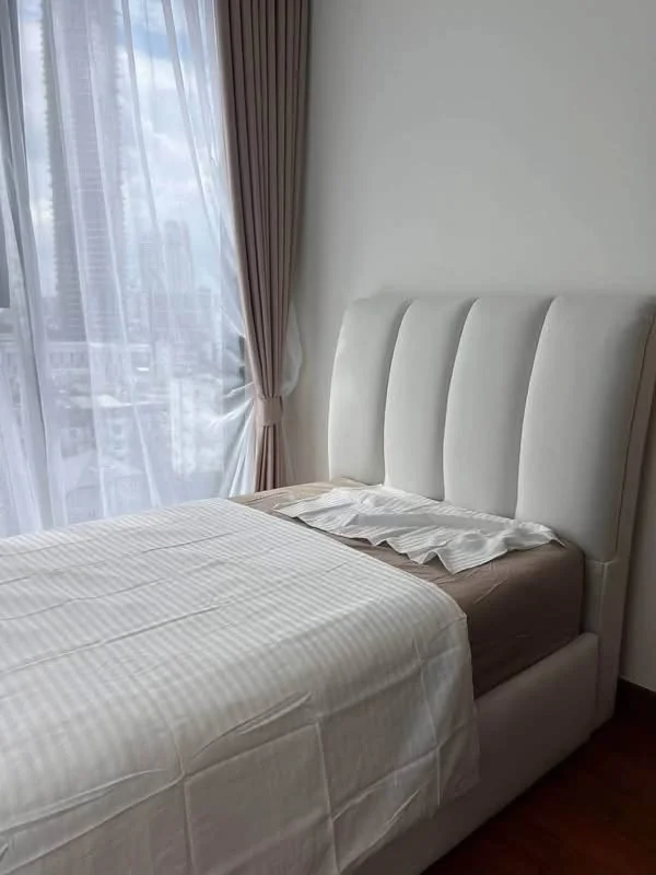 2 Bedroom condo in Altitude Symphony Charoenkrung