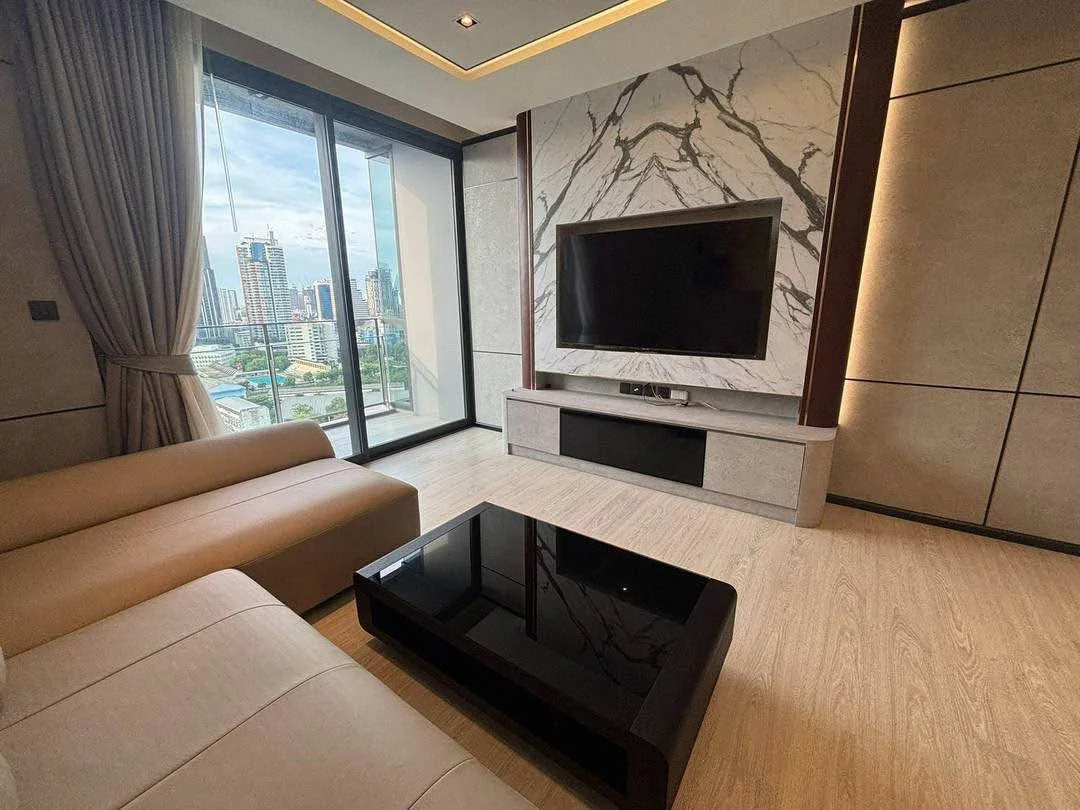 2 Bedroom condo in The Room Sukhumvit 38