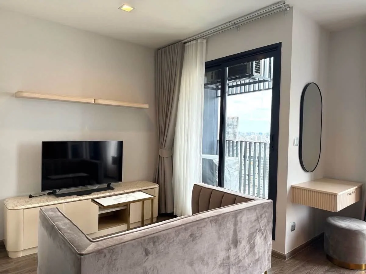 Studio condo in Life Ladprao Valley