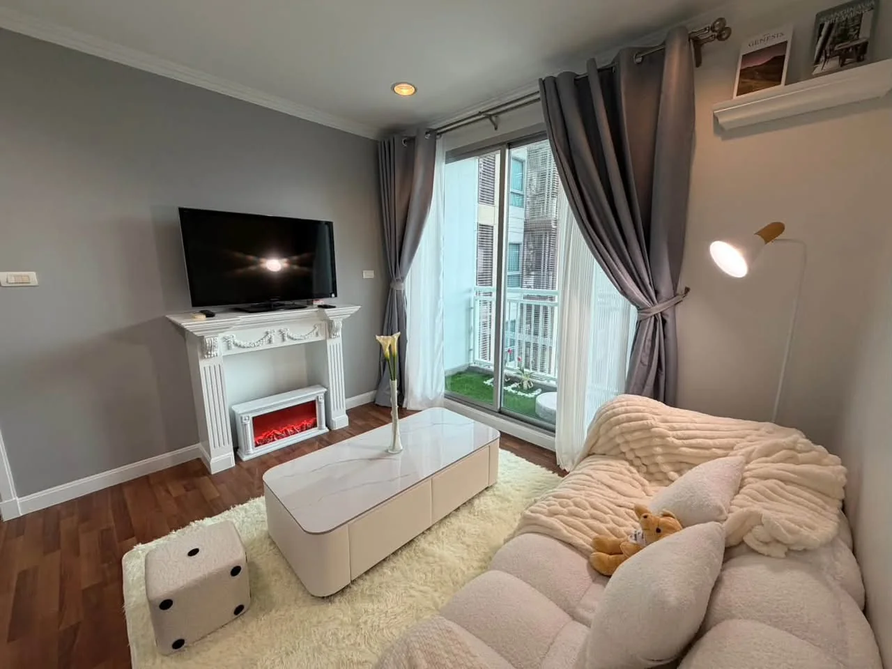 1 Bedroom condo in Centric Scene Phaholyothin 9