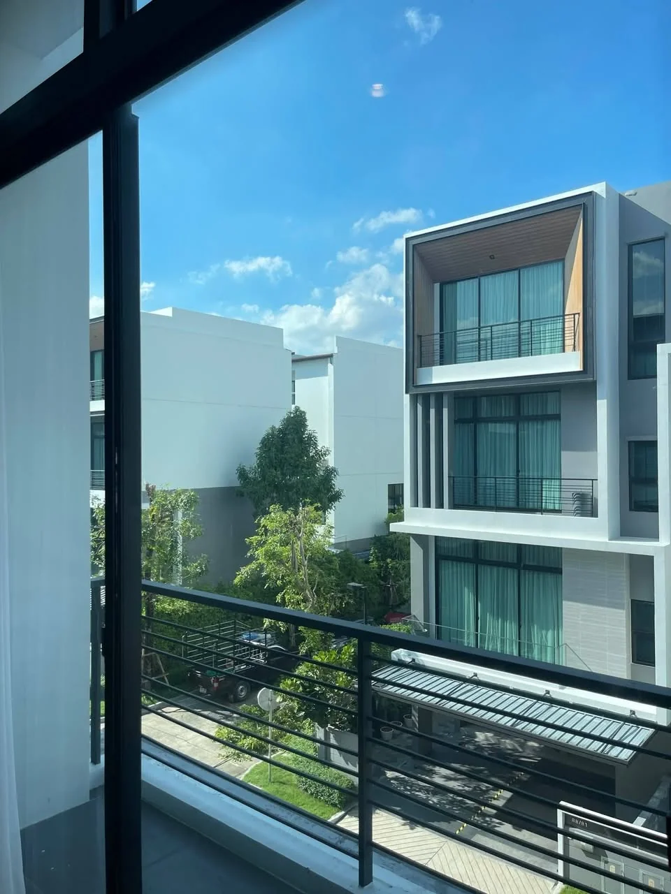 3 Bedroom condo in Nirvana Define Srinakarin-Rama 9