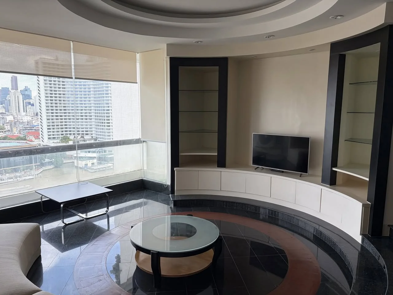 3 Bedroom condo in River House Condominium