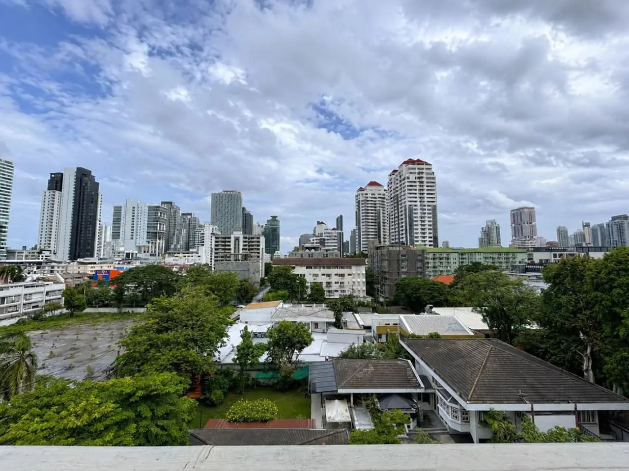 1 Bedroom condo in Premier Thonglor