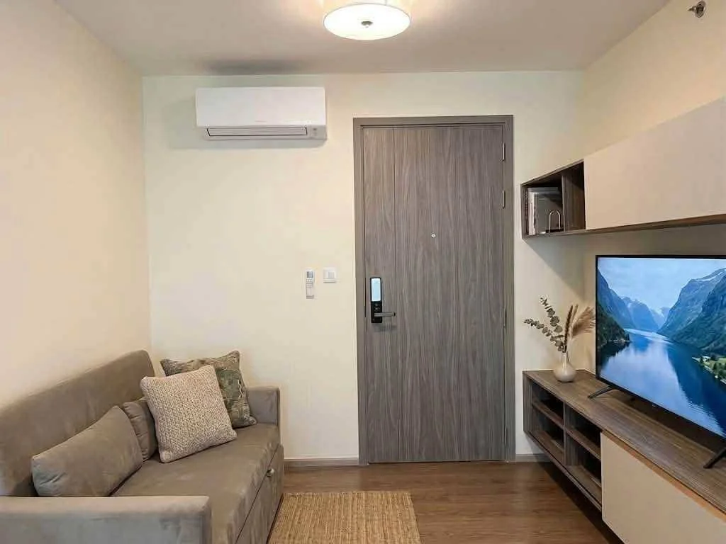 Studio condo in KnightsBridge Phaholyothin Interchange