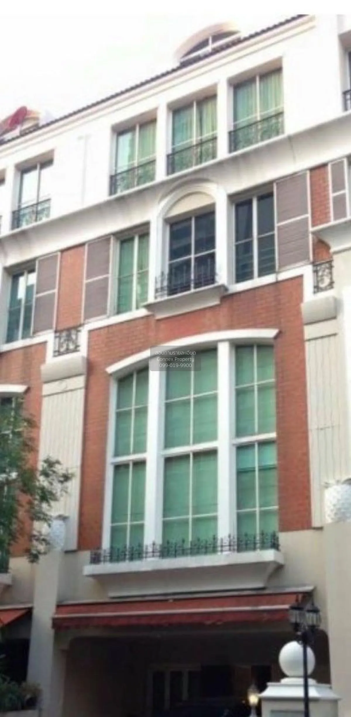 4 Bedroom condo in Baan Klang Krung Thonglor