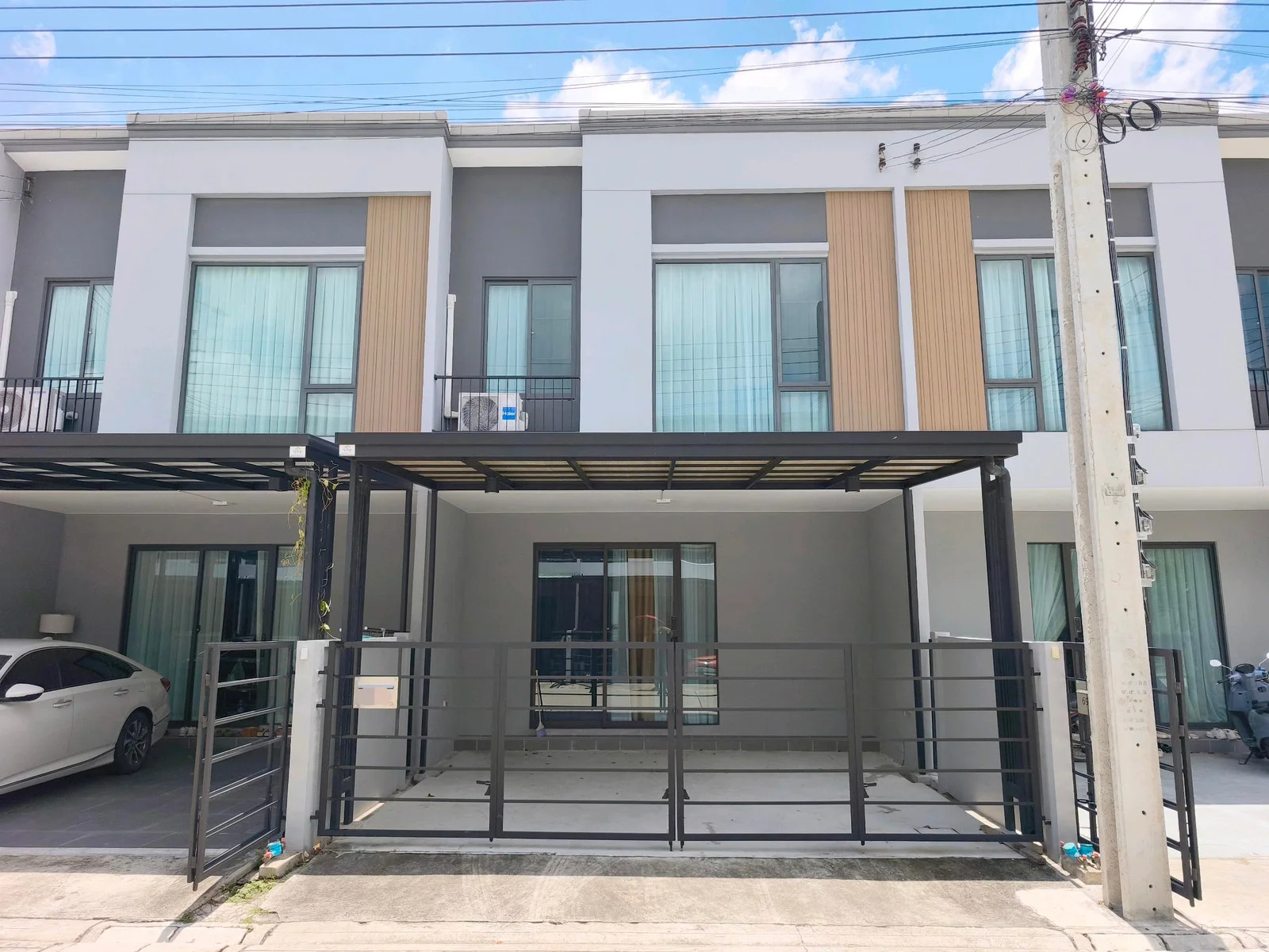 3 Bedroom condo in Pleno Sukhumvit-Bangna 2