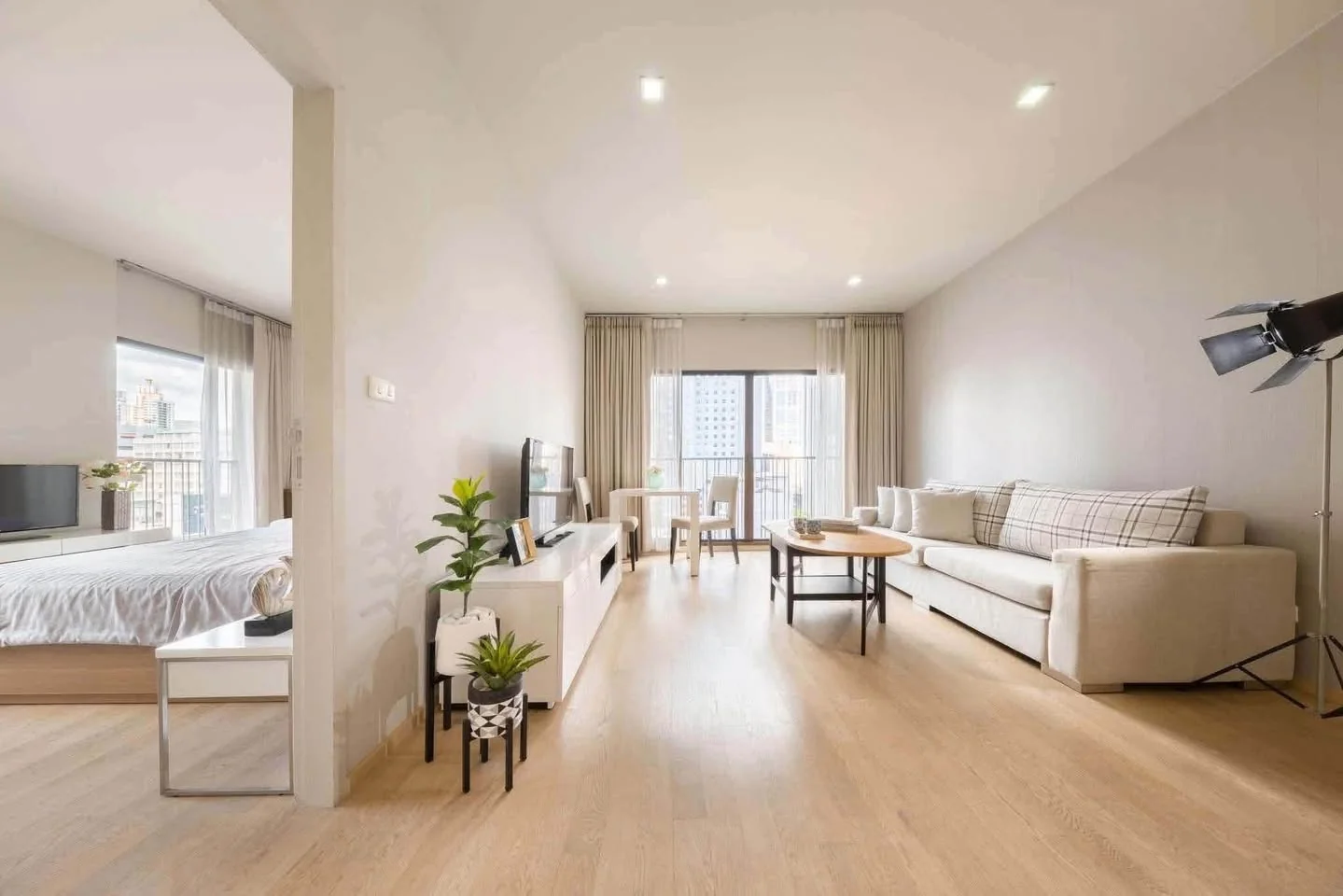 1 Bedroom condo in Noble Refine