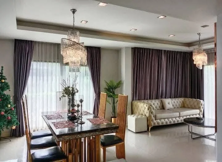4 Bedroom condo in Centro Ramindra-Chatuchot