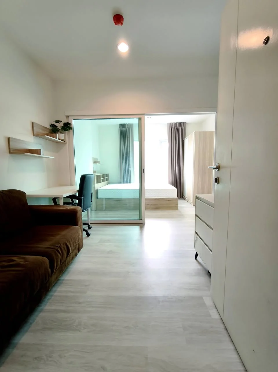 Studio condo in Aspire Sathorn-Thapra