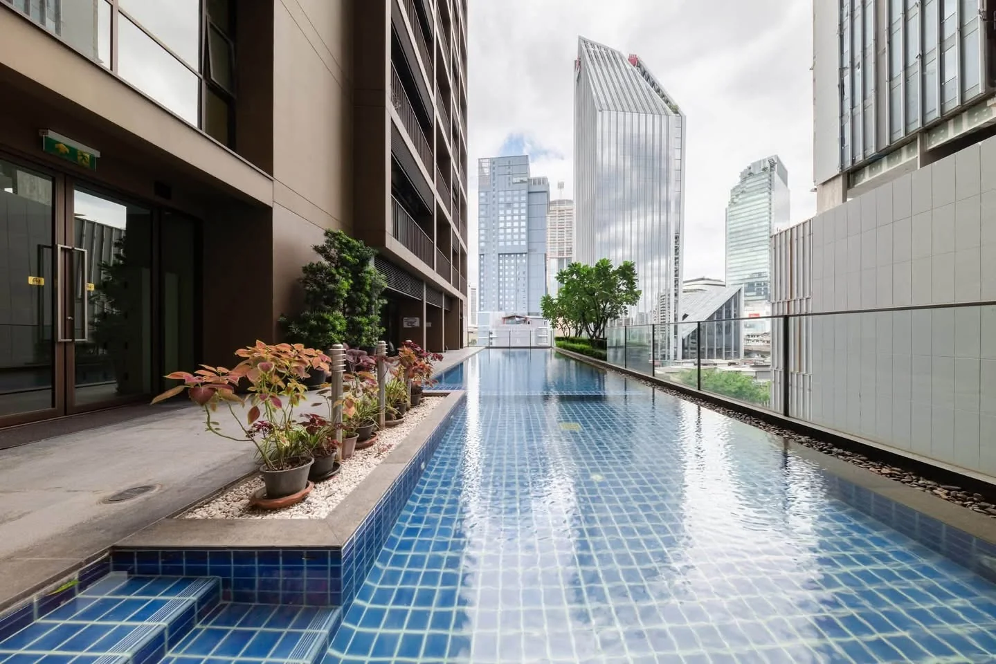 1 Bedroom condo in Noble Refine
