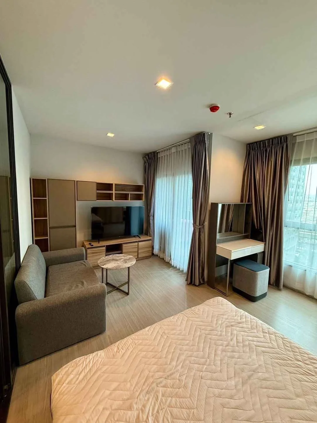 1 Bedroom condo in Life Asoke-Rama 9