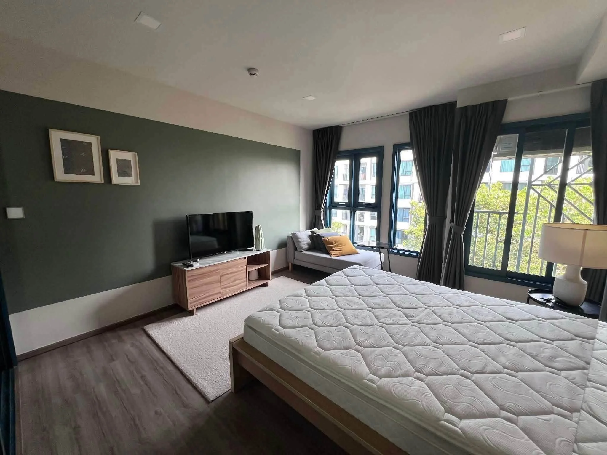 Studio condo in The Base Sukhumvit 50