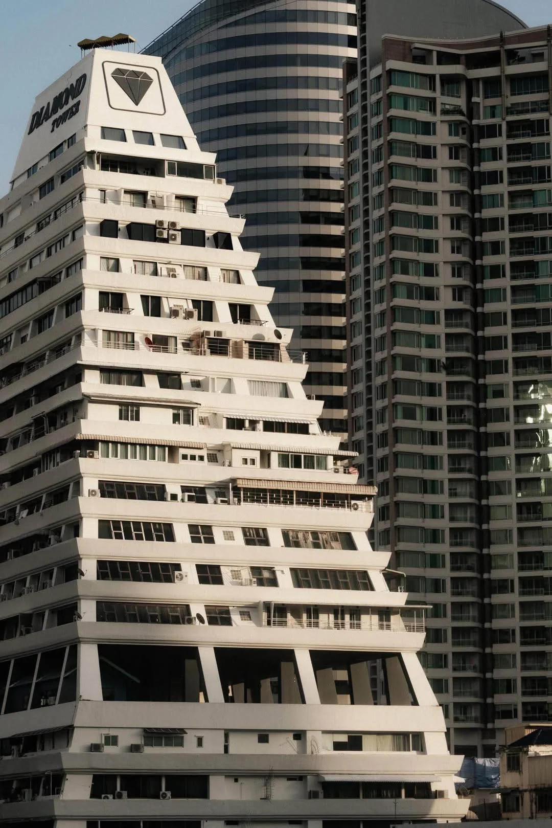 2 Bedroom condo in Diamond Tower
