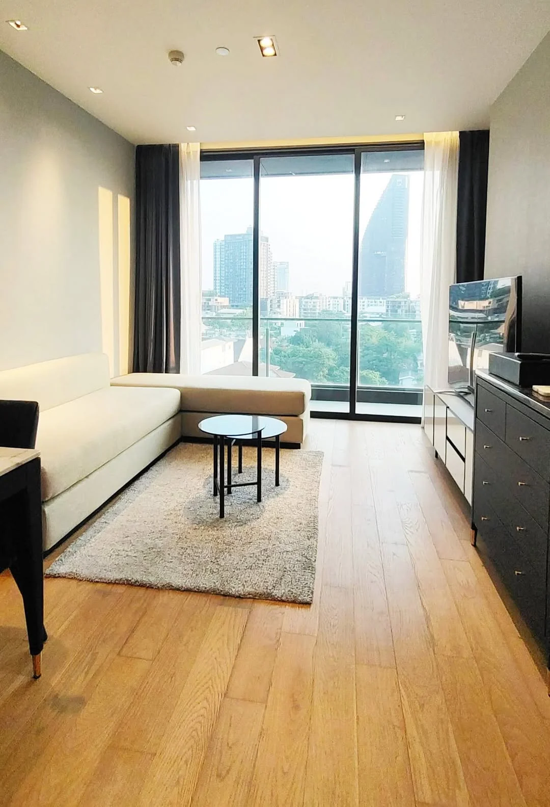 2 Bedroom condo in BEATNIQ Sukhumvit 32